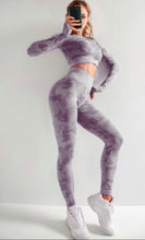 Load image into Gallery viewer, KAMII LONG SLEEVE CROP
