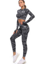 Load image into Gallery viewer, KAMII LONG SLEEVE CROP
